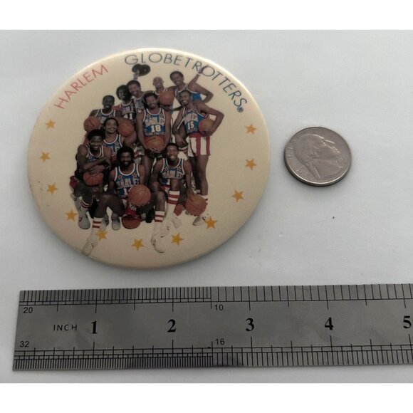 Vintage Harlem Globetrotters Pinback Button Basketball Retro Sports Memorabilia - Picture 2 of 3